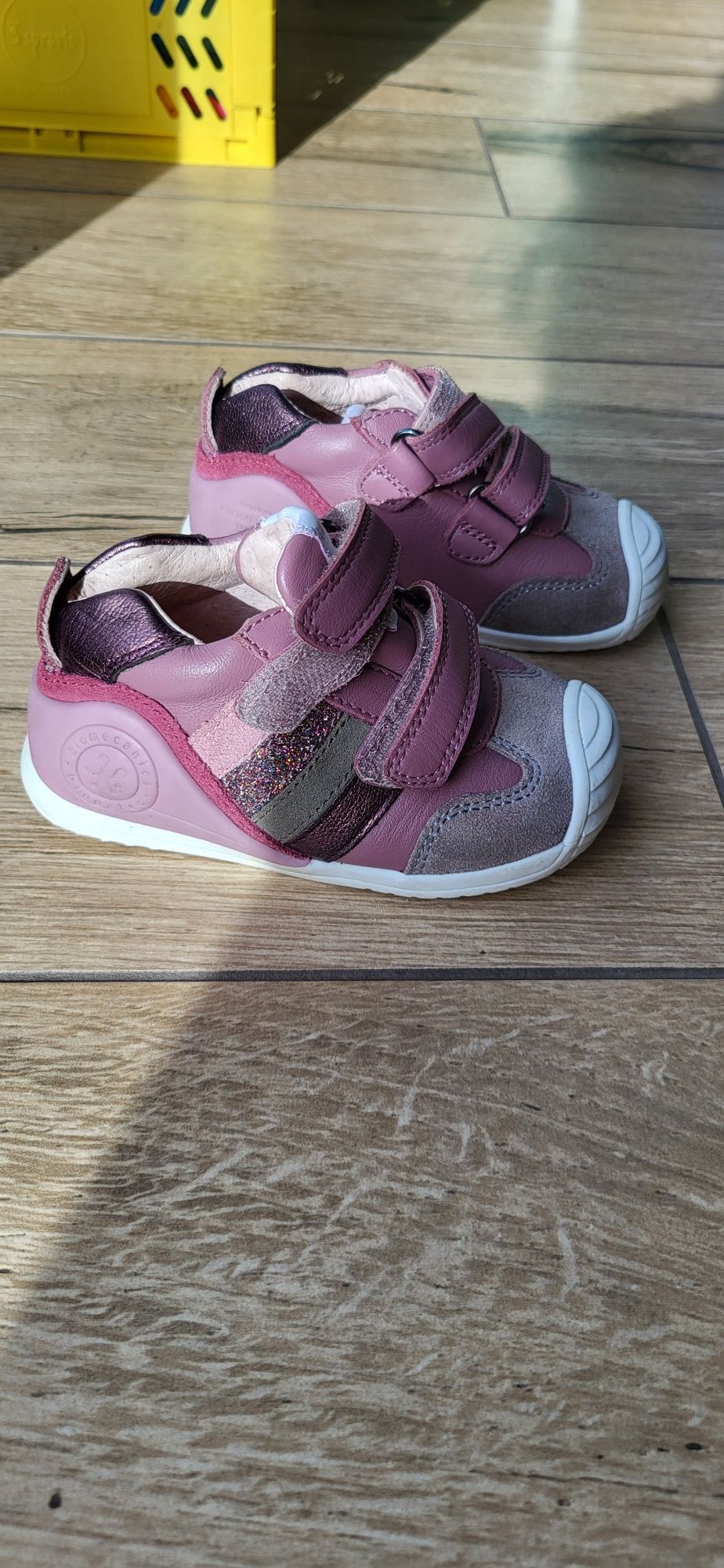 Buty dla dziewczynki Biomecanics rozm. 20