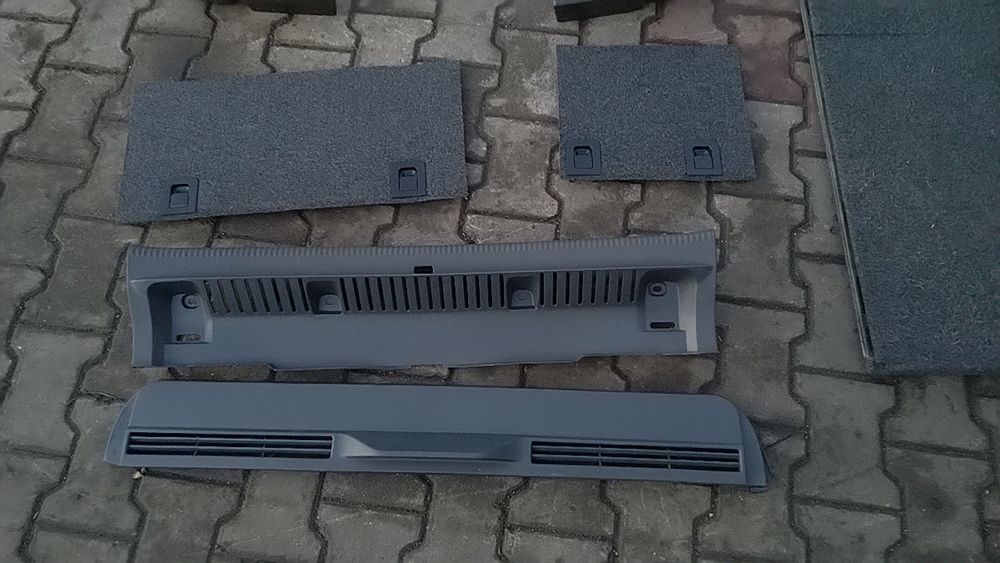 ) Golf V Plus półka bagażnika