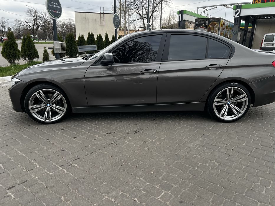 Bmw f30 328i  экономный автомобиль