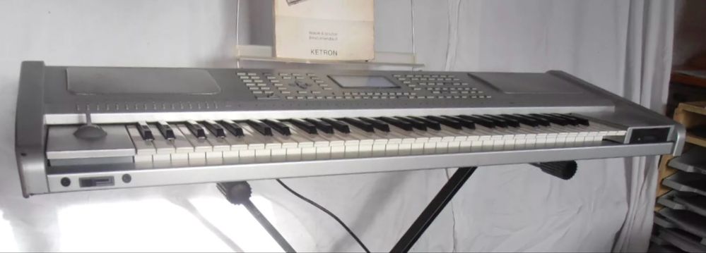 Teclado Ketron SD5