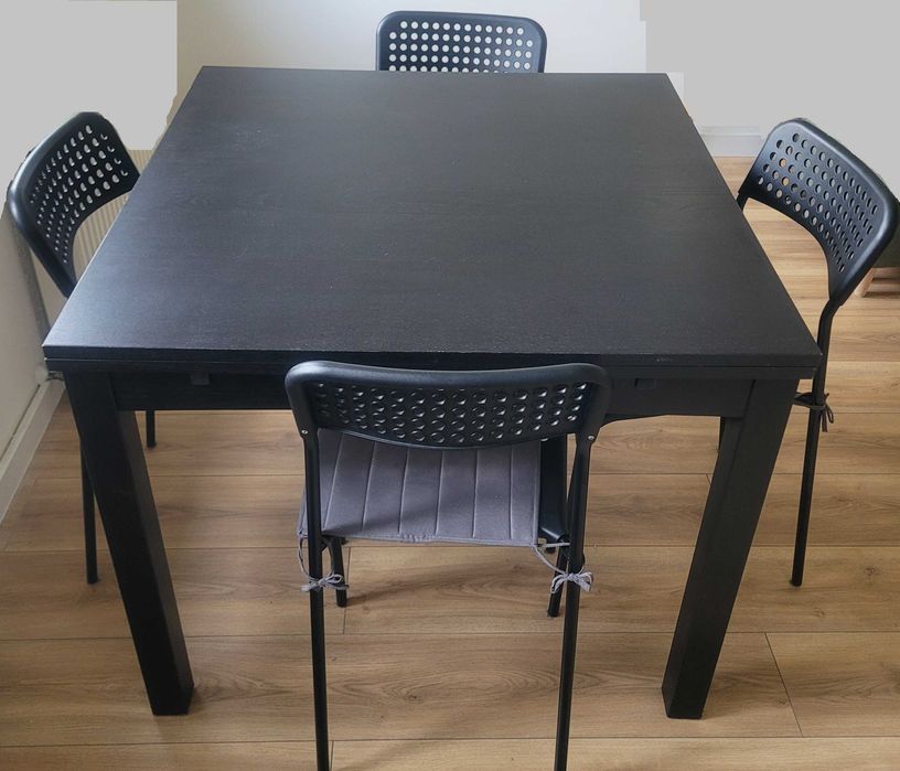 Stół IKEA Bjursta w kolorze czarnym + 4 krzesła Sandsberg
