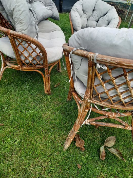 Zestaw mebli na taras z poduszkami