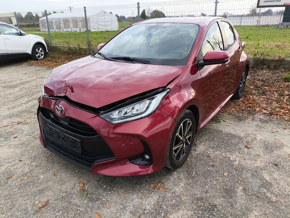 Toyota Yaris IV 1.5 Benzyna Lekko Uszkodzony