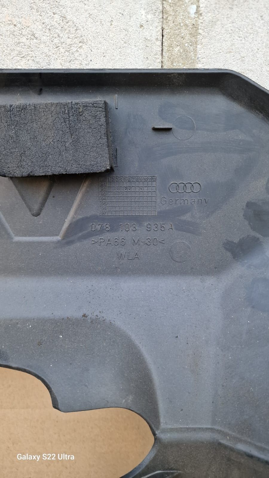 Osłona Pokrywa Górna Silnika Audi 80 B4 2.6 V6 ABC