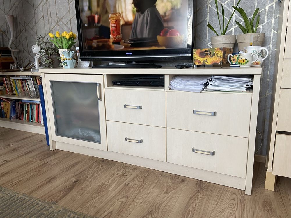 Melble witryna komoda stolik robione na zamowienie mocne