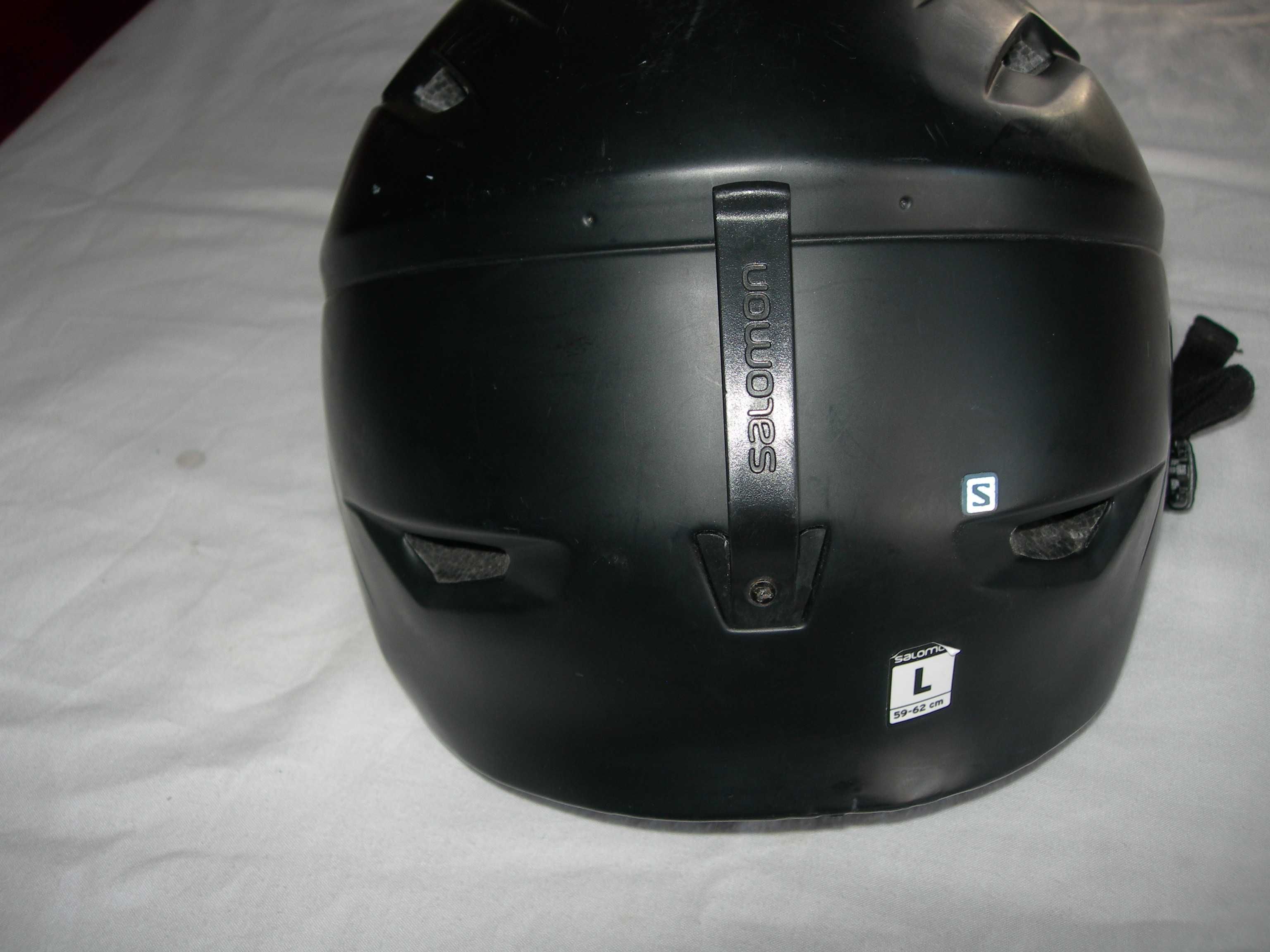 Capacete de proteção Salomom.