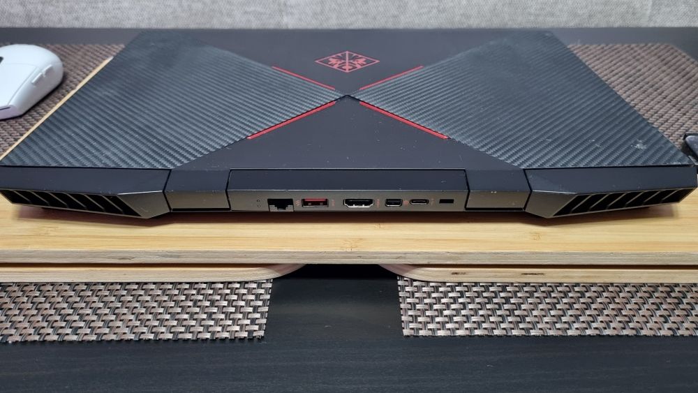 Laptop HP OMEN 15,6 i5 9300H/GTX 1650 4GB/16ram/256ssd/1TBhdd/144Hz