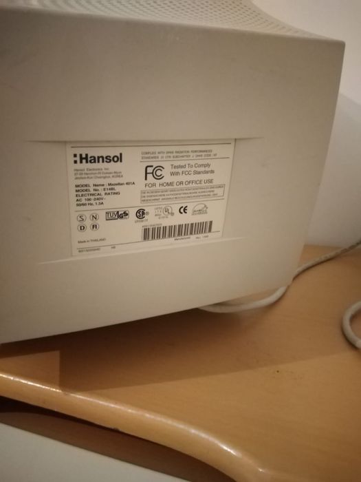 Conjunto torre, teclado e monitor Hansol