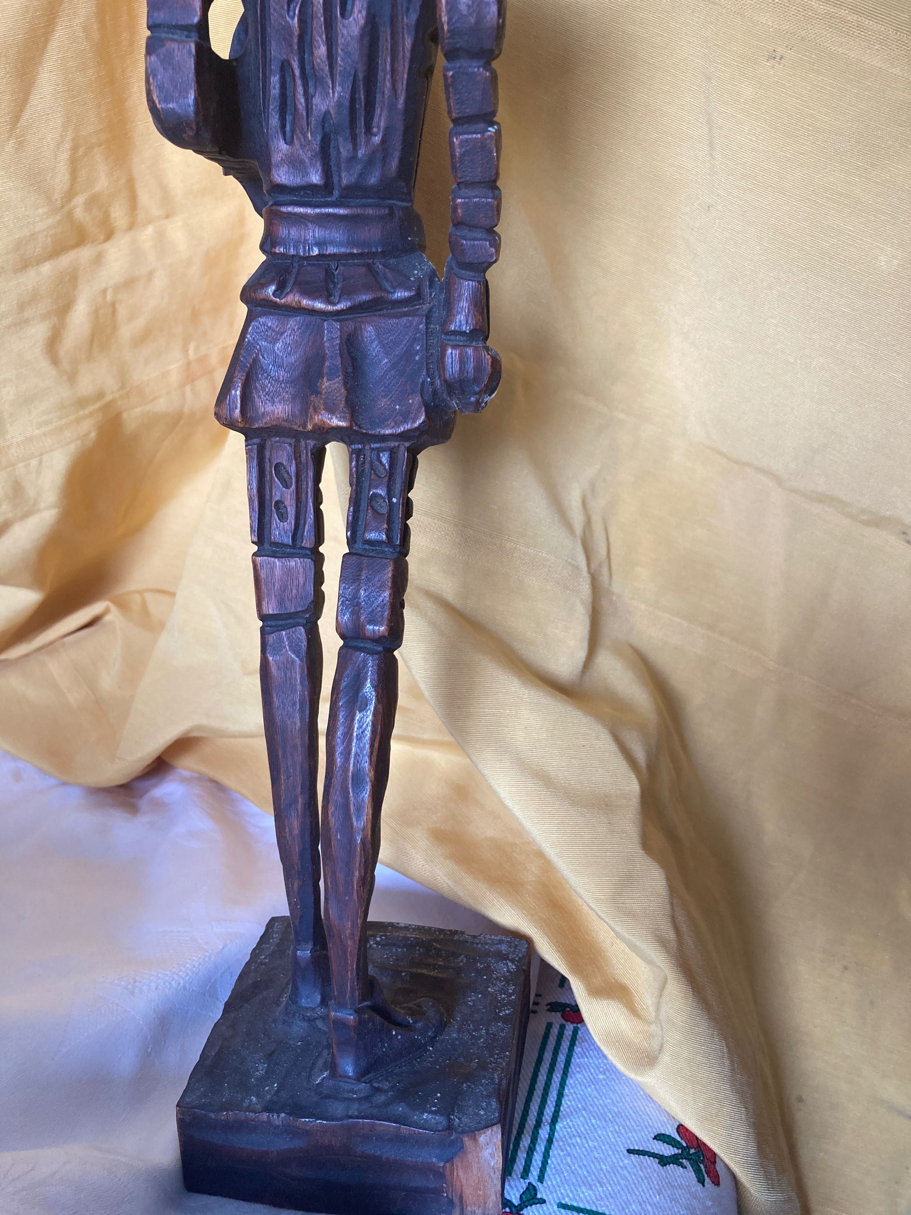 Escultura em madeira feita à mão. Dom Quixote antiga espólio . 46 cm