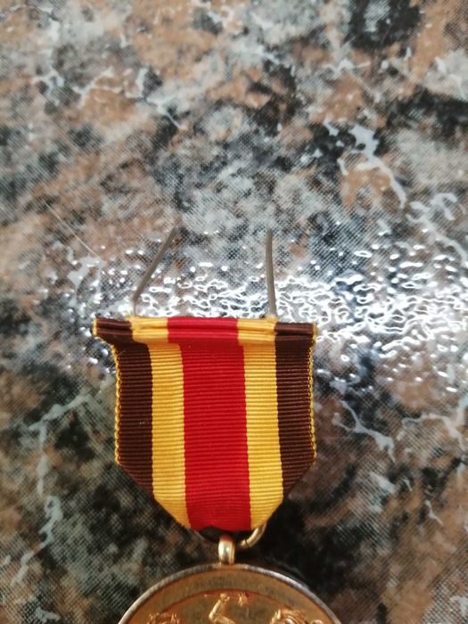 medalha antiga , 1960 , empresa claras , torres novas