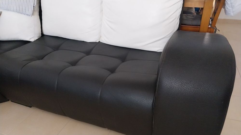 Sofá com chaise longue