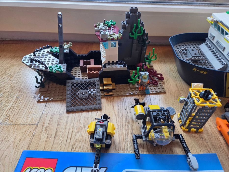 LEGO 60095 City - Statek do badań głębinowych