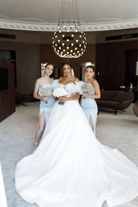 Продам весільну сукню