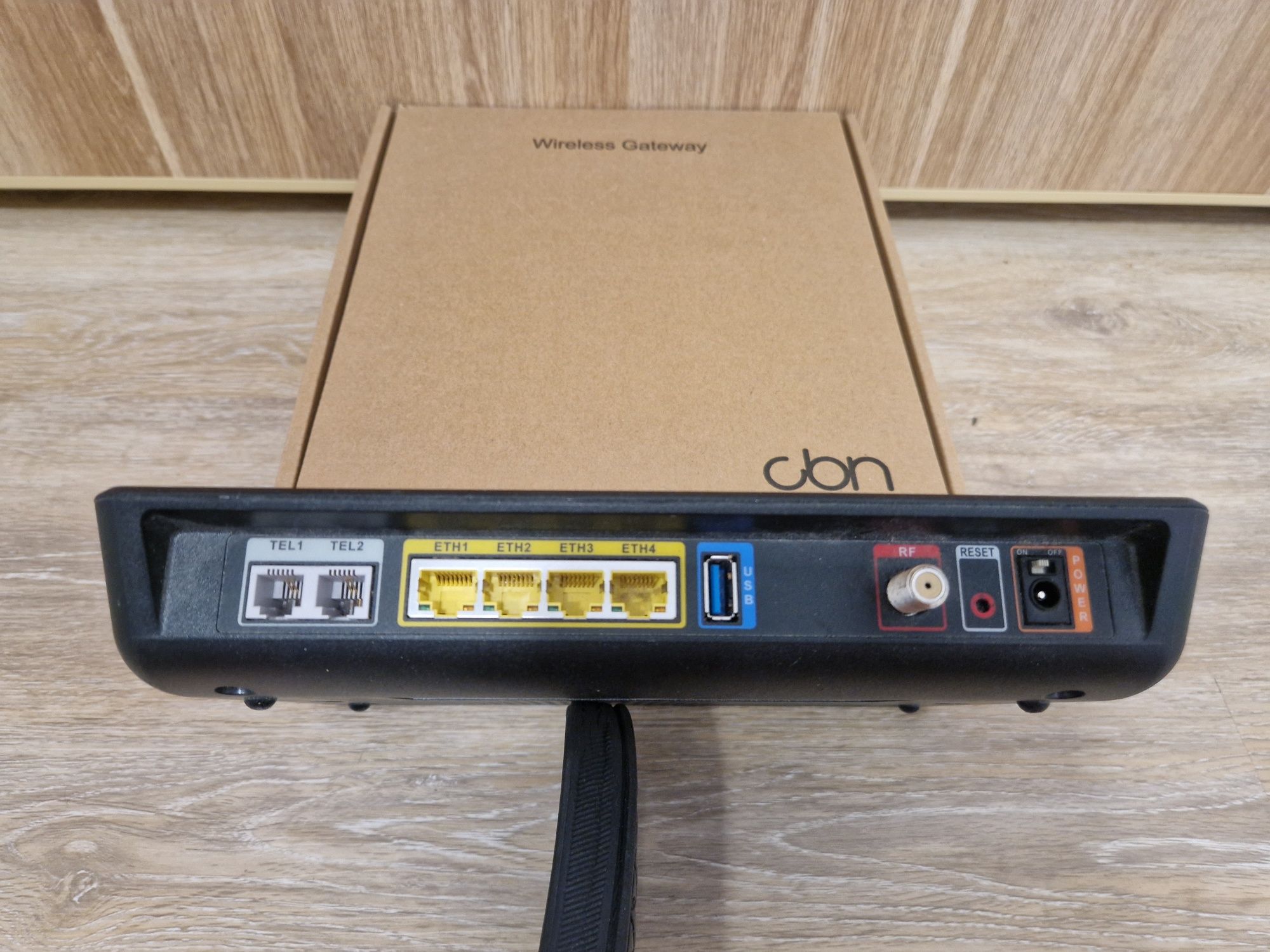 Router Ubee EVW3226 z WIFI 2,4 i 5G