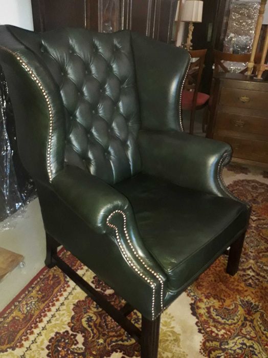 Gabinetowy fotel Chesterfield uszak skórzany