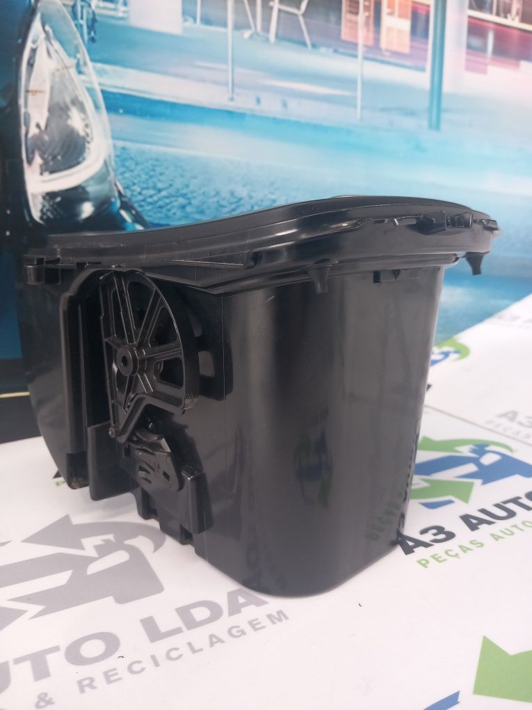 Compartimento de arrumação consola central Mercedes W176