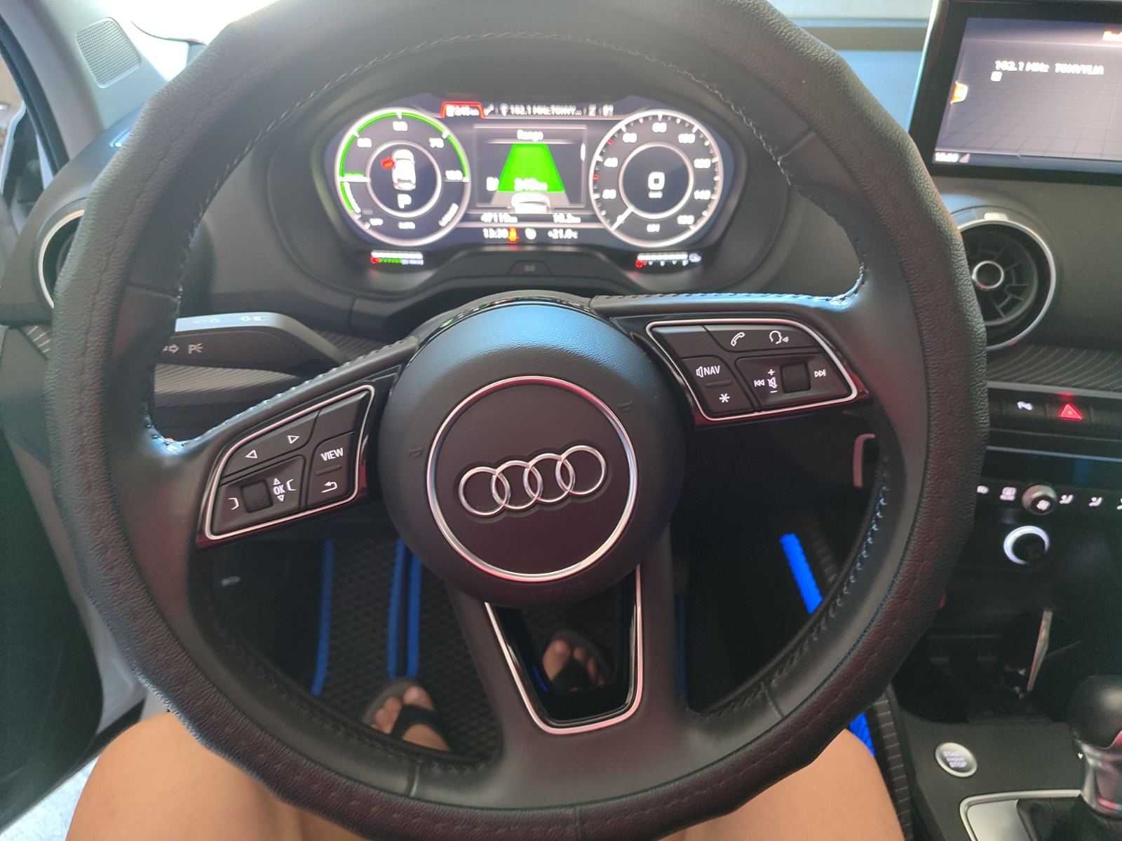 Audi Q2L e-tron 2021