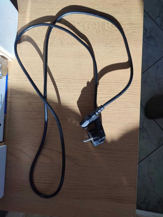 Lampa LED Giesemann VerVve – na części lub do naprawy