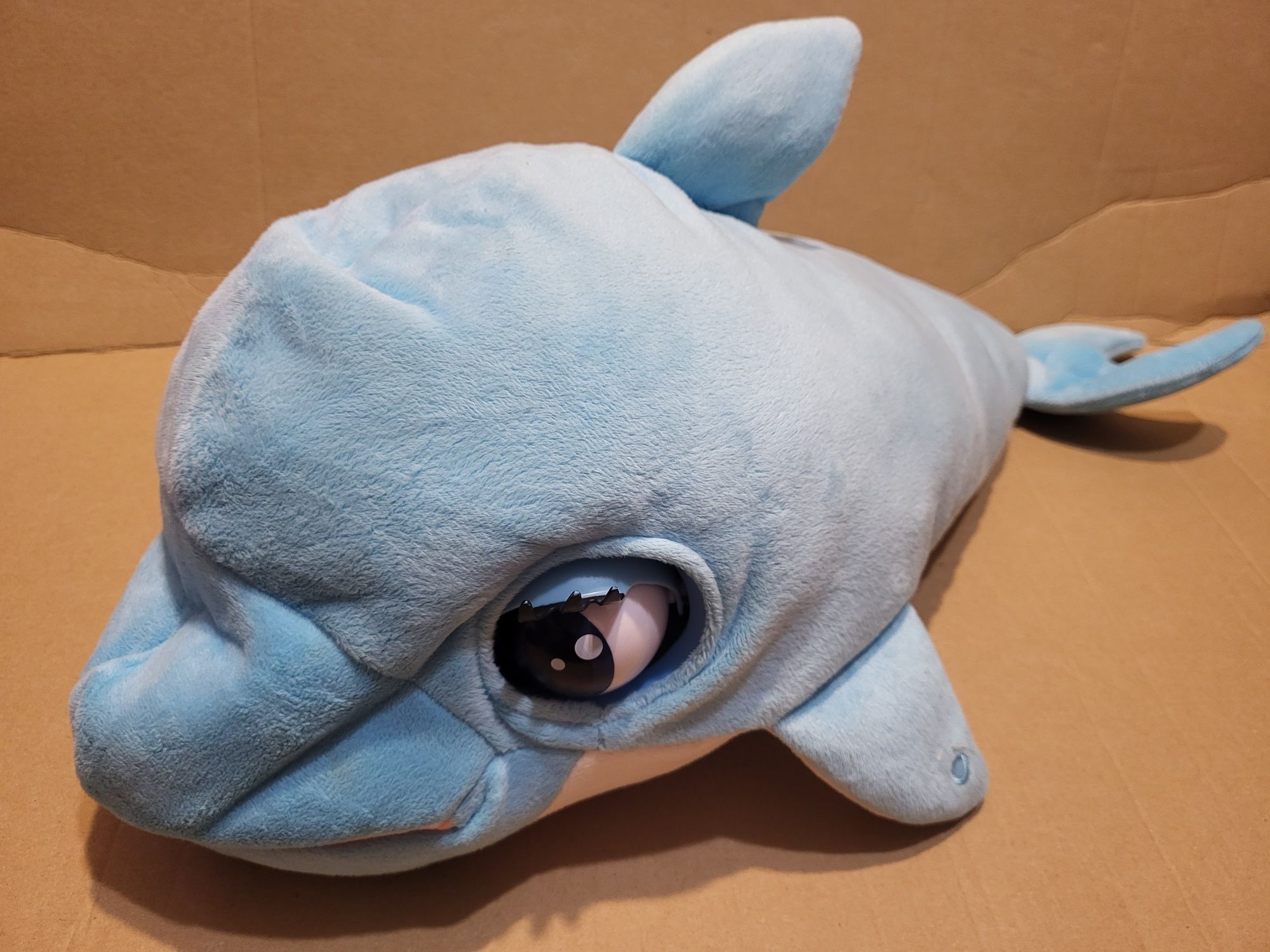 Delfin delfinek Blu Blu maskotka interaktywna pluszak