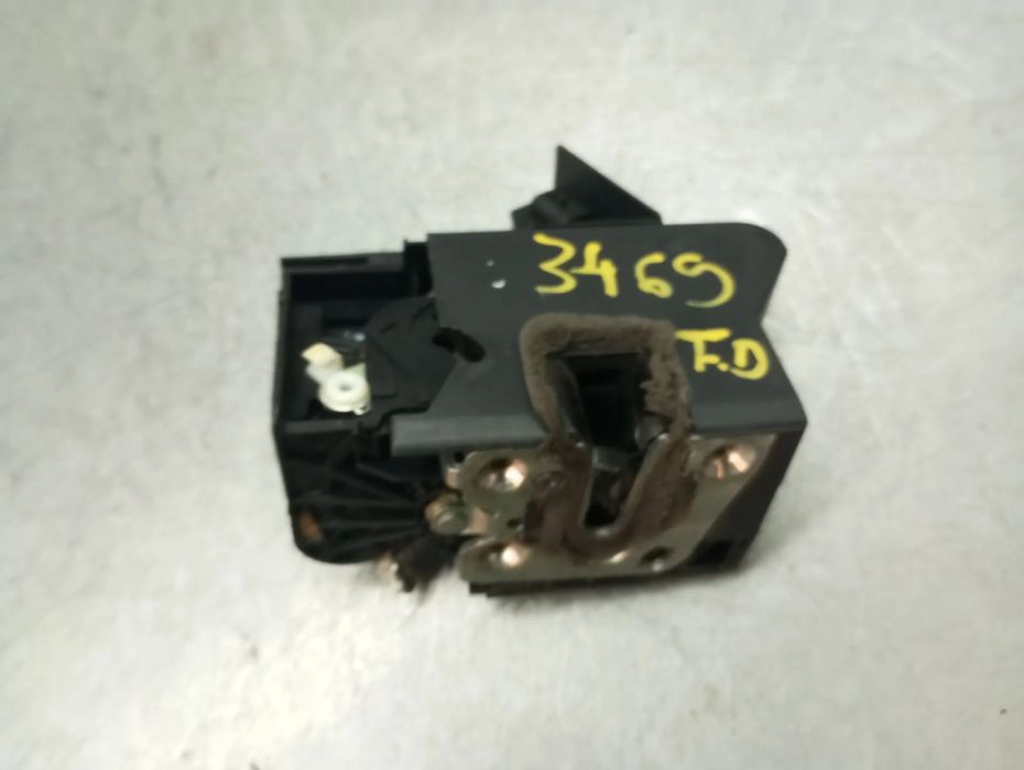 Fechadura / fecho porta frente direito DACIA Sandero III