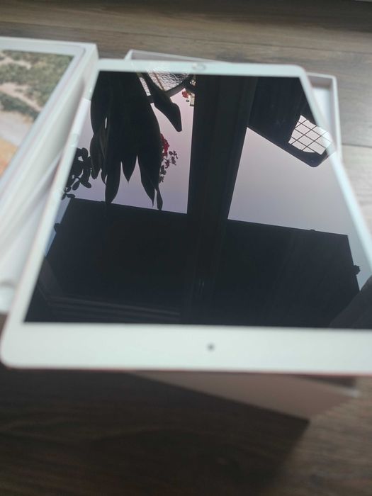 Tablet 10.5" APPLE IPAD PRO A1701 64GB różowy ROSE, bdb