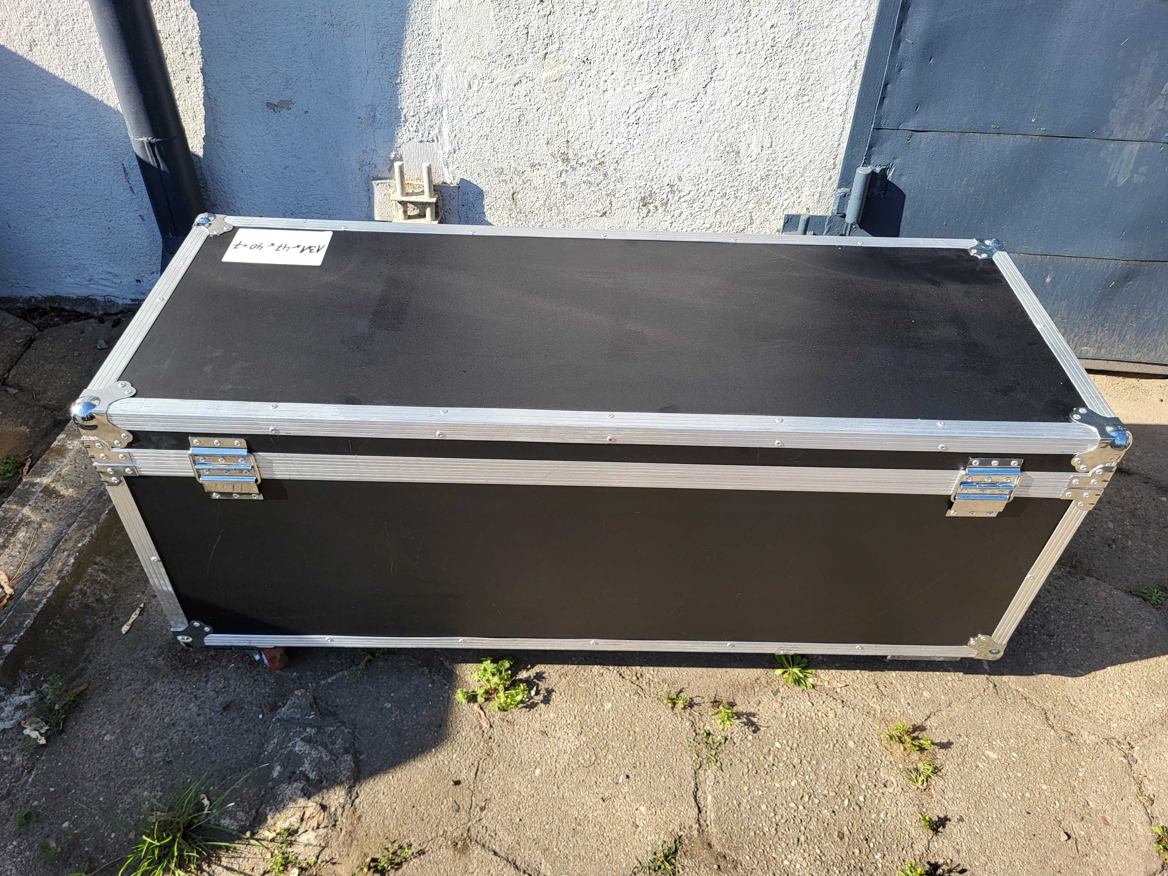 131x47x47 Case skrzynia, koła  FAKTURA