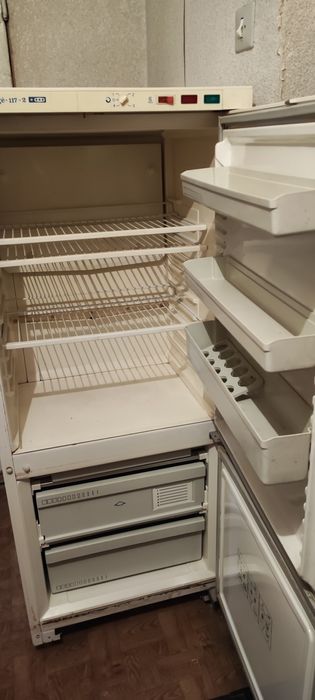 Продам Холодильник двохкамерний SNAIGE 117-2