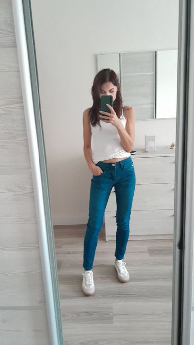 Джинси жіночі в хорошому стані