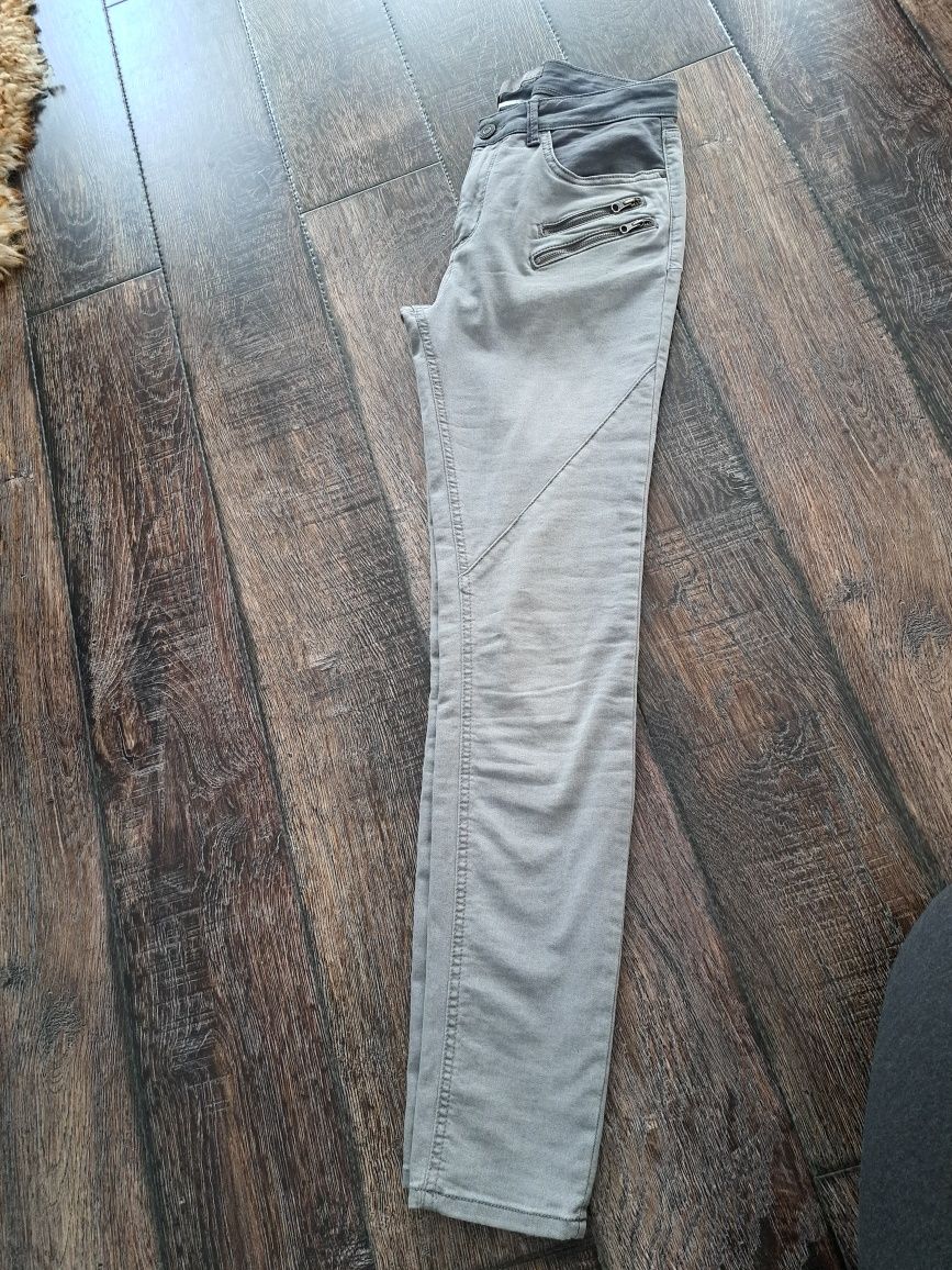 Spodnie jeans skinny 38