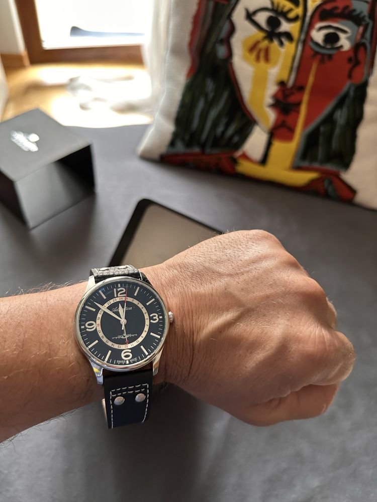 Adriatica. Zekarek. Pilot. Quartz. Swiss made