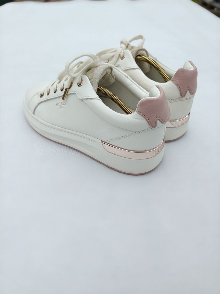 Buty sportowe skórzane sneakersy damskie białe Mallet London rozmia 39