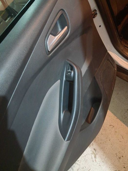 Trabalha como NOVA Carrinha Ford Focus (Segura e Robusta)