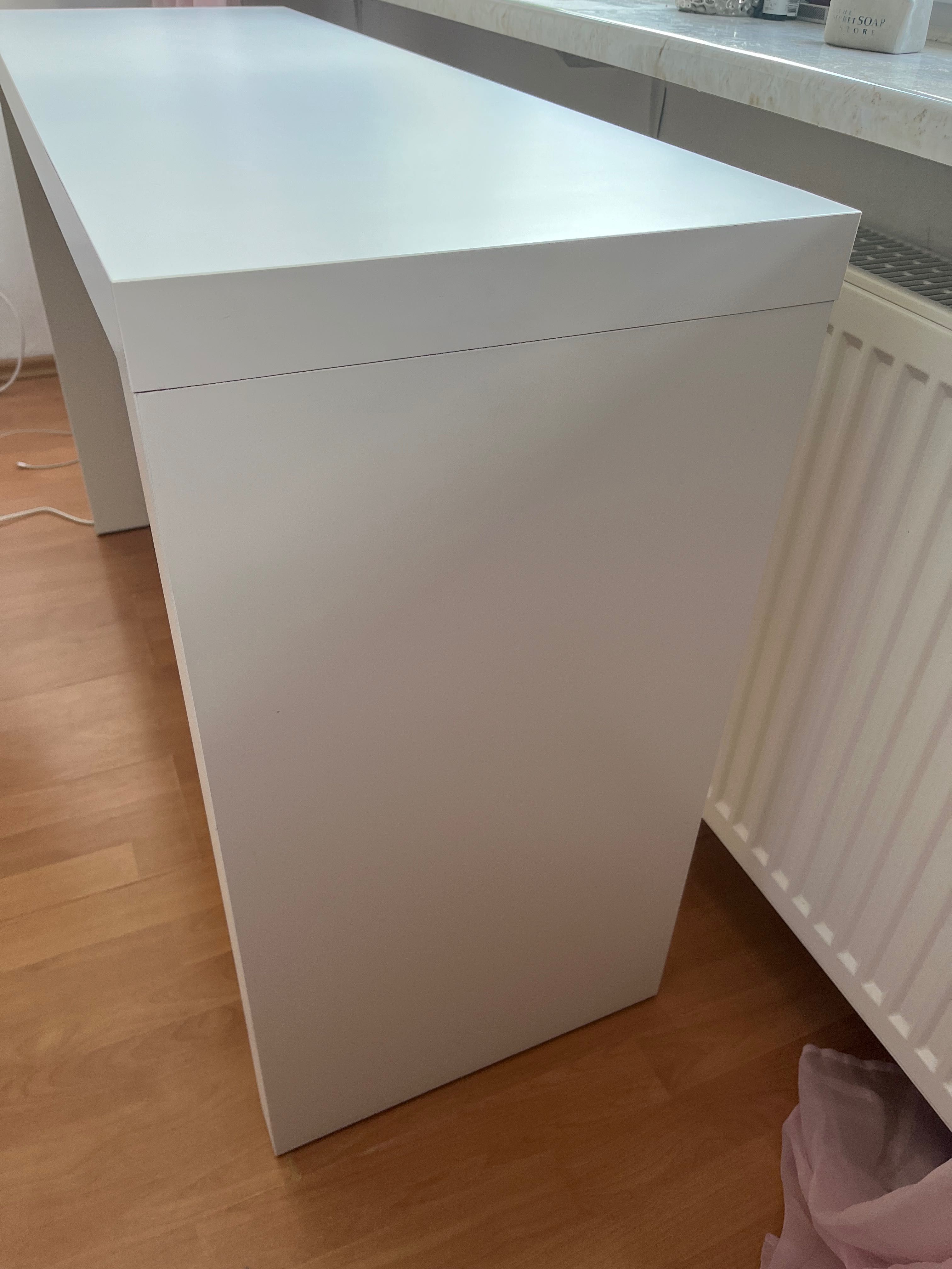 Biała toaletka/biurko z szufladą