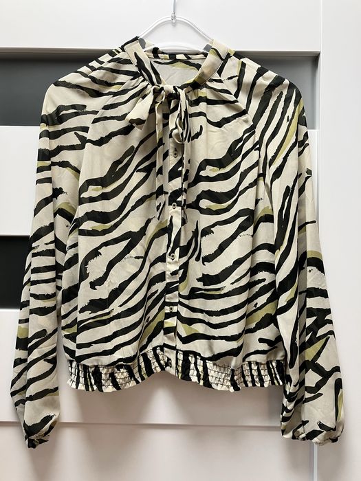 Koszula z wiązaniem Reserved r. 36