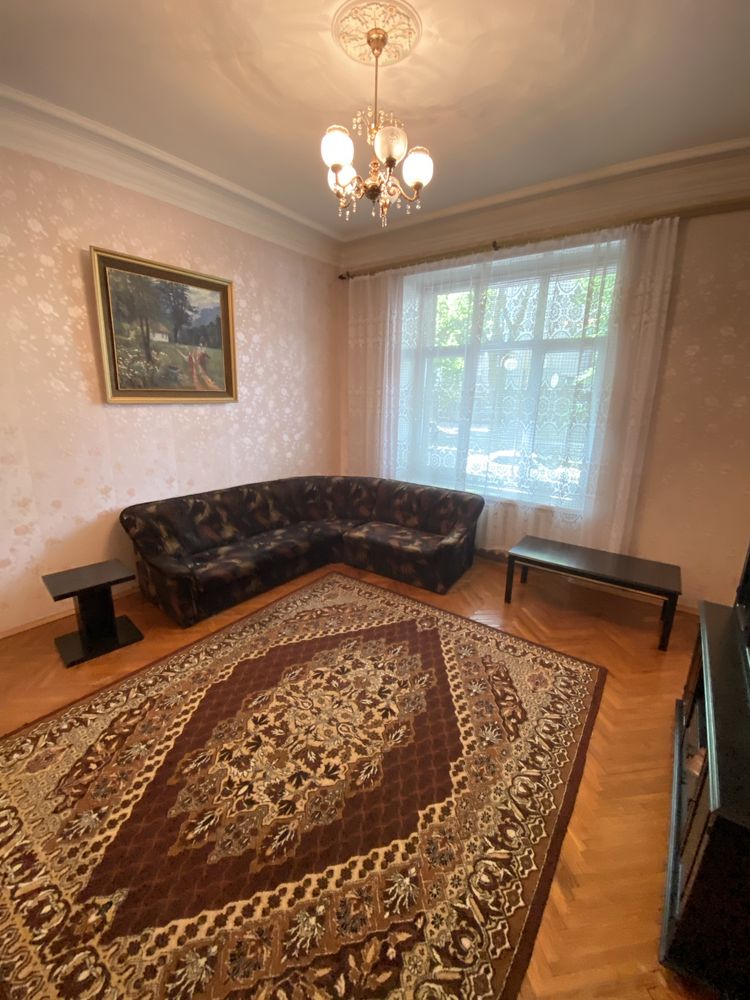 Продам 4-ком квартиру, центр, Інституцька 20/8, Липки, Шовковична