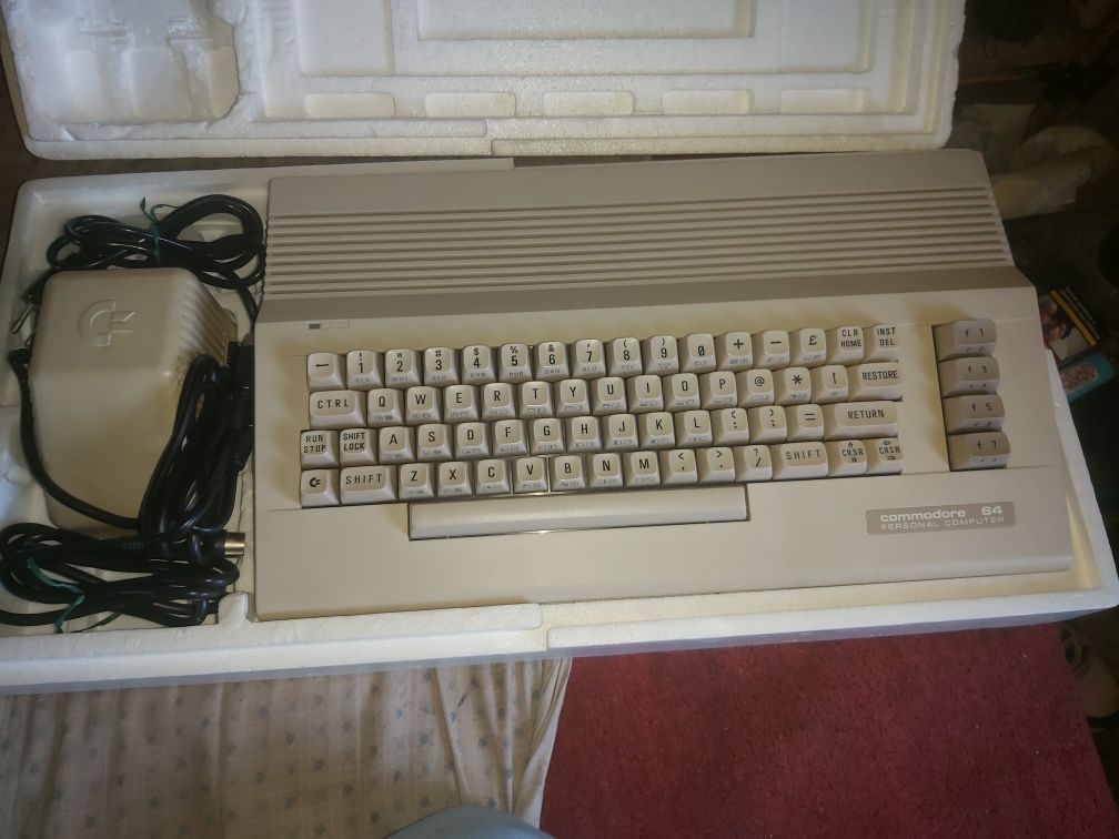 Commodore 64 em caixa