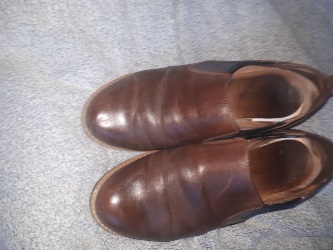 Witam mam do sprzedania buty damskie rozmiar 38 skórzane
