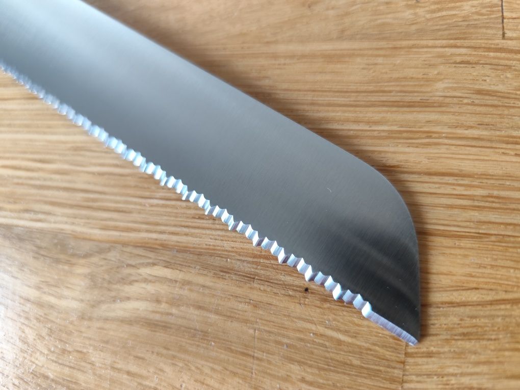 Niemiecki nóż WUSTHOF Classic do chleba 23cm limitowany kolor solingen