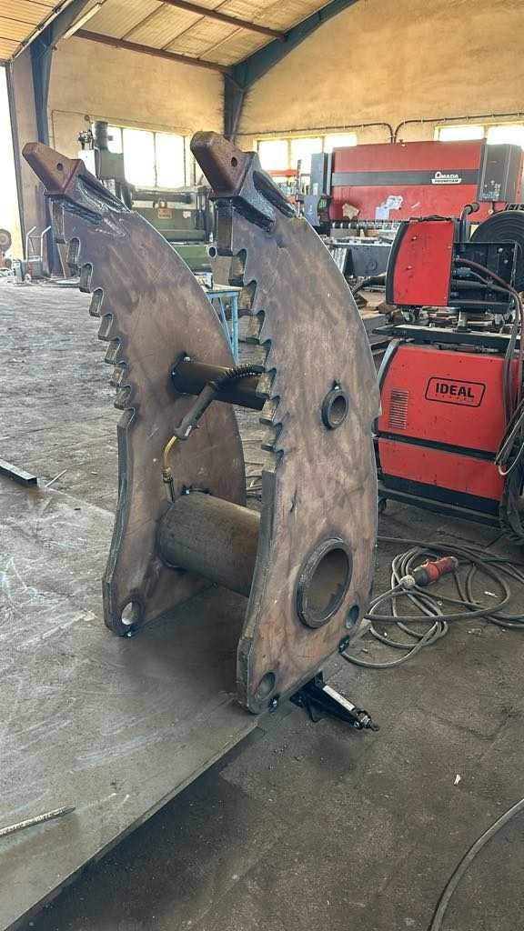Zrywak / ząb do korzeni dwu-zębny Liebherr SW48