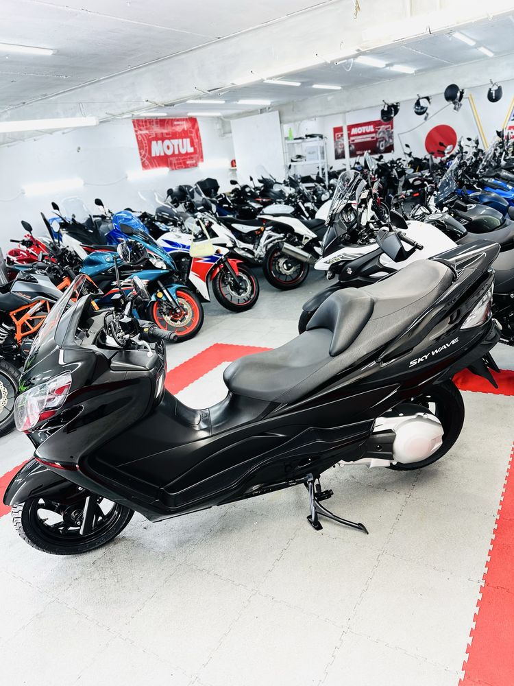 скутер Suzuki Skywave 250 в ідеальному стані тільки з Японії