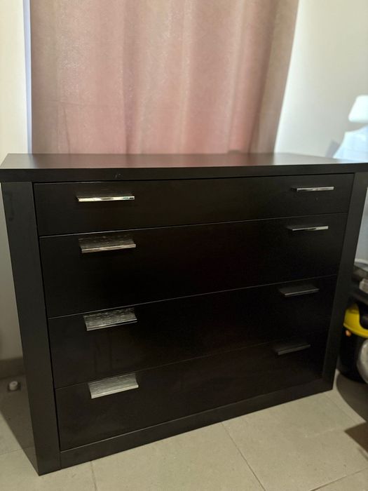 Vendo Cômoda 4 gavetas