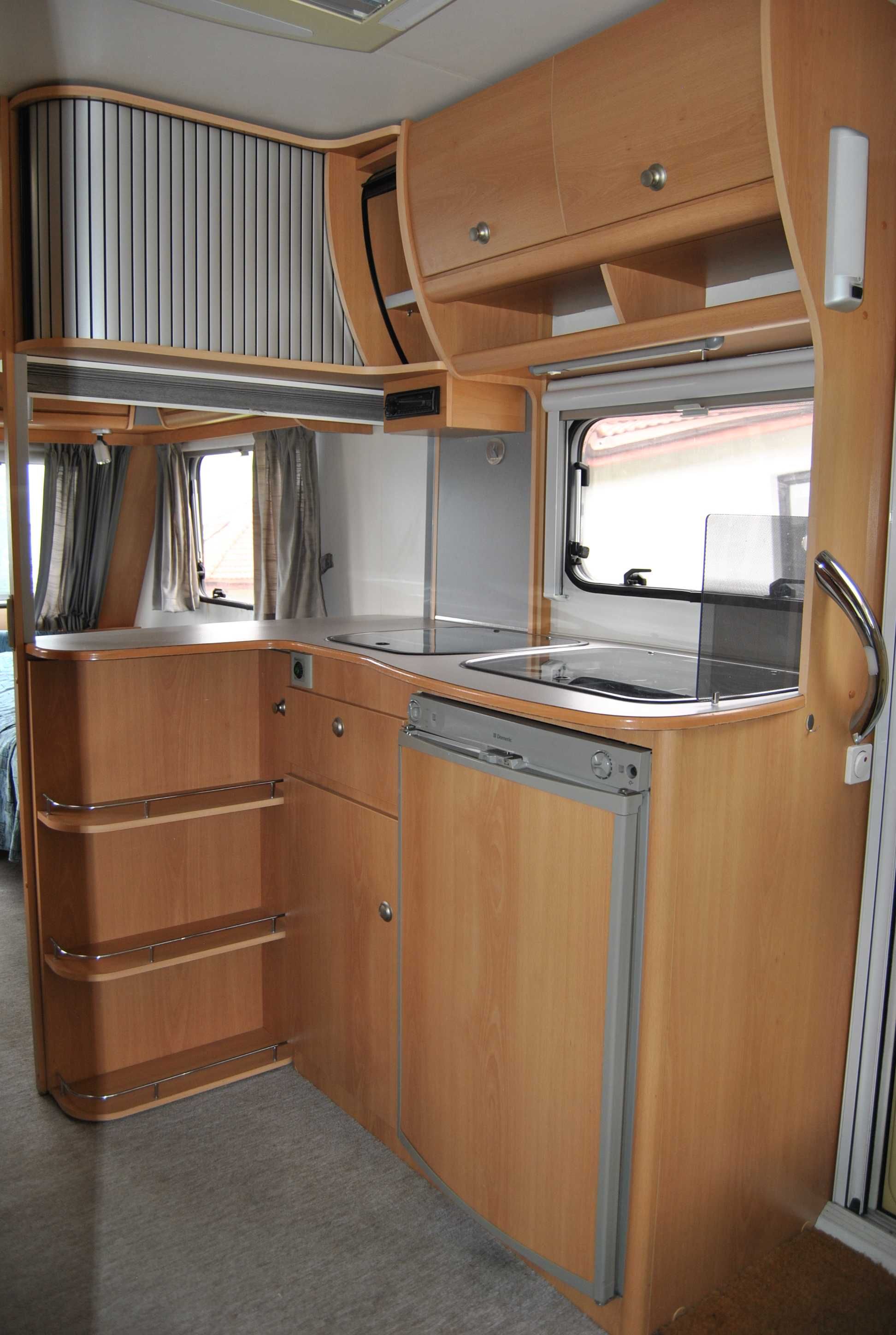 KIP 530 Przestronna Zadbana Pojedyncze łóżka WC Ogrzewanie DMC1700kg!