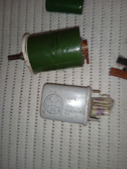 Транзисторы, процессоры,микросхемы, резисторы, и т.д!