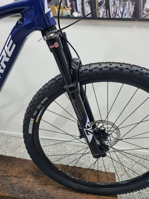 Suspensão SrSuntour Raidon32 boost roda 29"