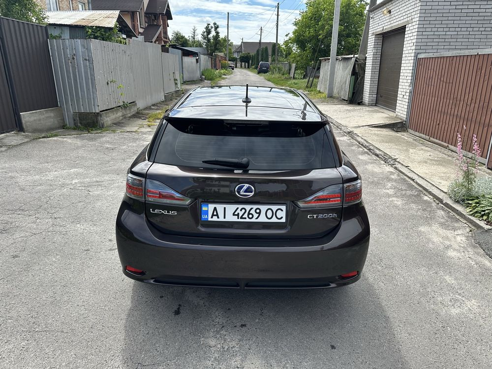 Lexus CT200H 2012 рік 1.8 гібрид