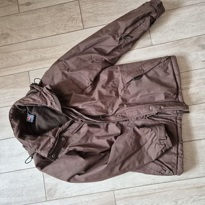 Лижна куртка в хорошому стані