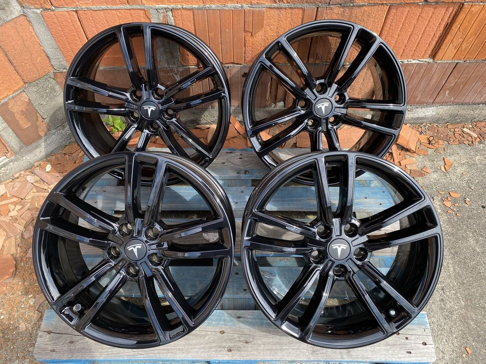 Oryginalne felgi aluminiowe 19 cali Tesla model S 5x120