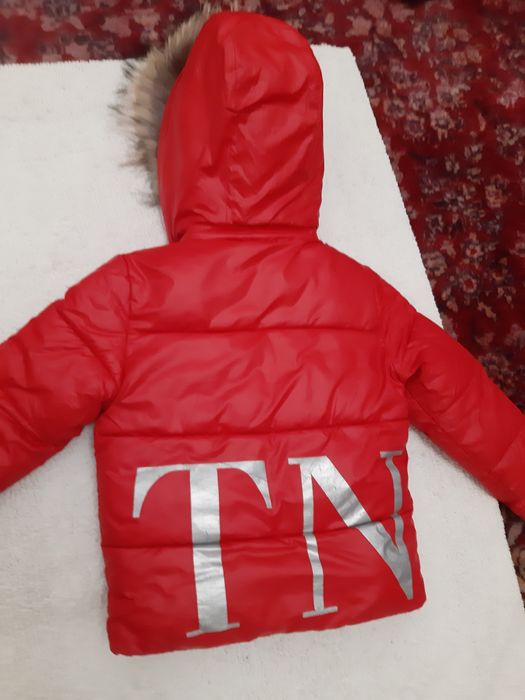 Дуже тепла курточка на хлопчика.