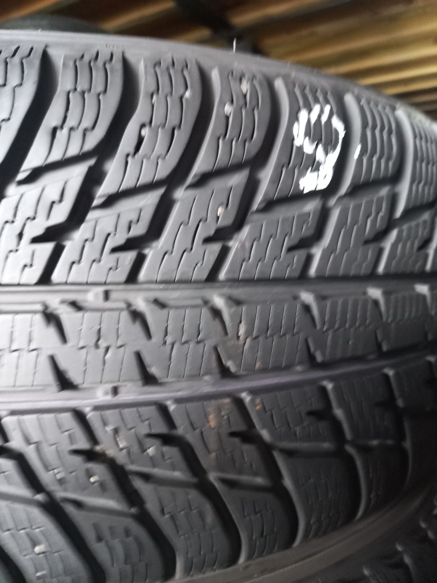 Opony używane 235/55/17 nokian 2x8 mm 2x 6 mm