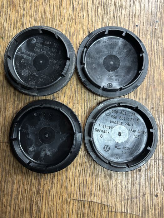 Продам колпачки на диски оригинал